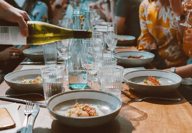 Cena a kvalita služeb na klinice pro bělení zubů